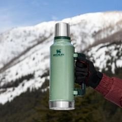 Stanley Klasik Vakumlu Paslanmaz Çelik Termos 1.9 LT 1,9 LT - Yeşil
